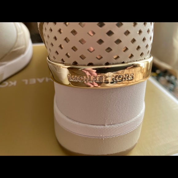 NWT MK Crista Canvas & Crocodile Embossed Trainer - Picture 6 of 10